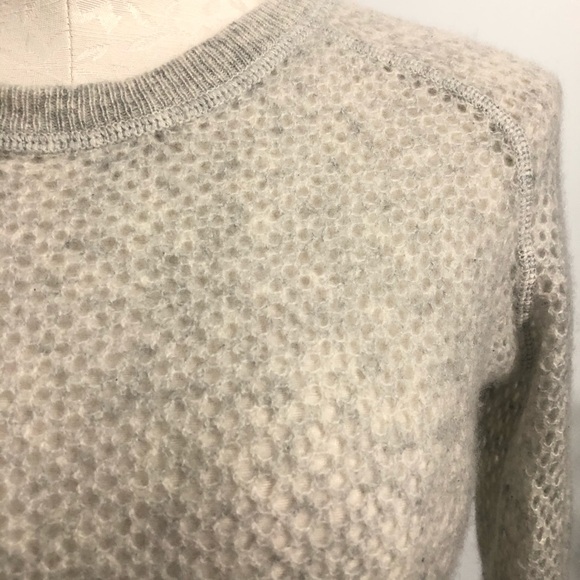 SAKS FIFTH AVE soft grey knitted Cashmere sweater - Picture 7 of 8